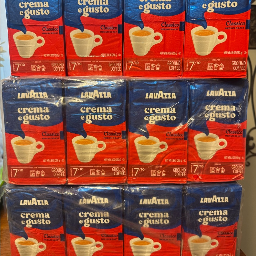 Crema e Gusto Ground Coffee - Red and Blue